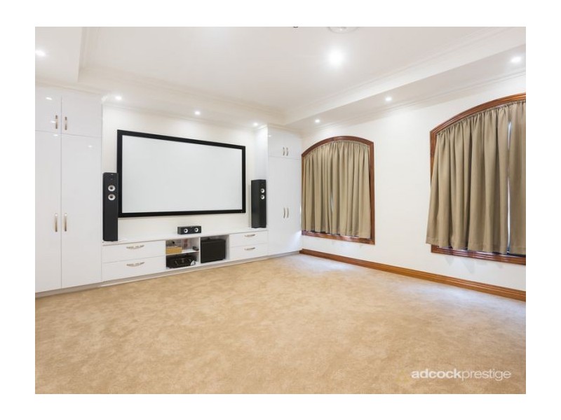 27 Robertson Place, Fig Tree Pocket QLD 4069