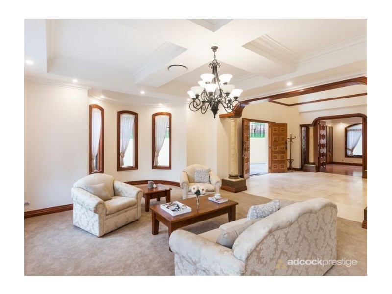 27 Robertson Place, Fig Tree Pocket QLD 4069