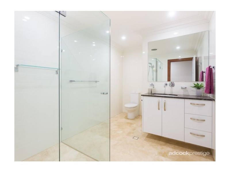 27 Robertson Place, Fig Tree Pocket QLD 4069