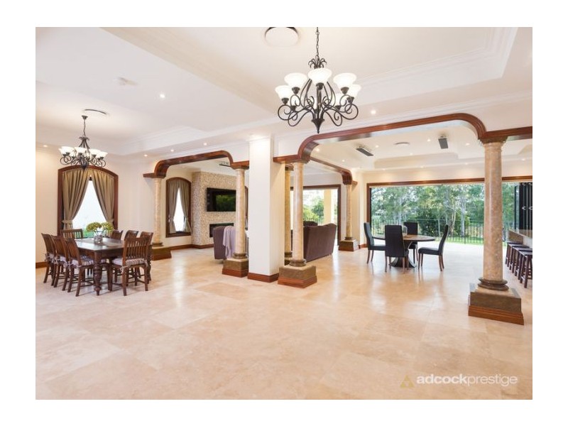 27 Robertson Place, Fig Tree Pocket QLD 4069