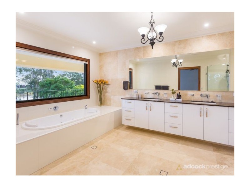 27 Robertson Place, Fig Tree Pocket QLD 4069
