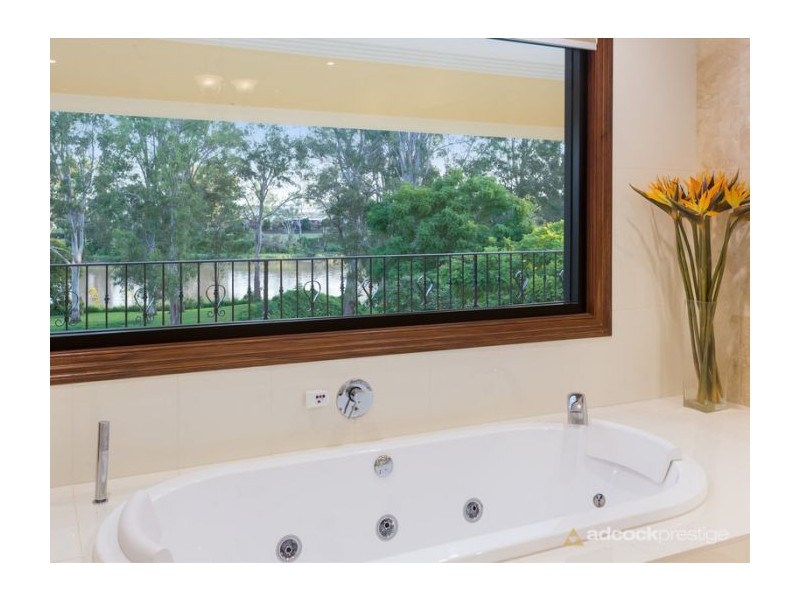 27 Robertson Place, Fig Tree Pocket QLD 4069