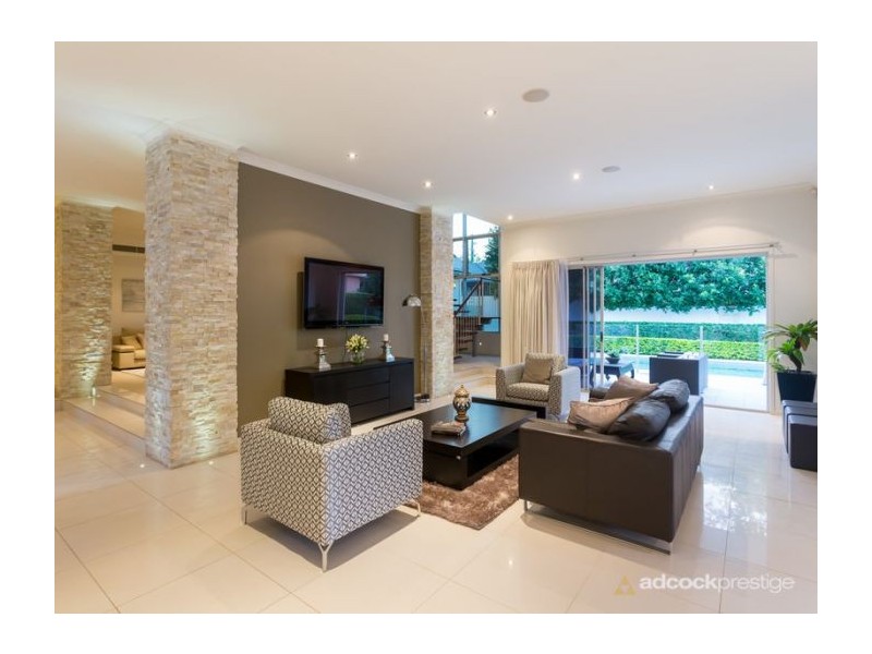 2/680 Jesmond Road, Fig Tree Pocket QLD 4069