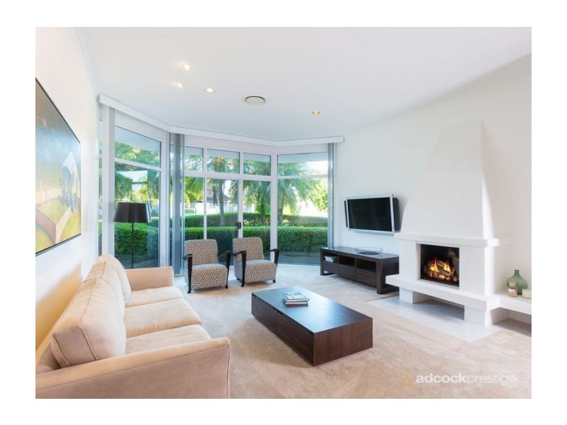 6 Chisholm Court, Mount Ommaney QLD 4074