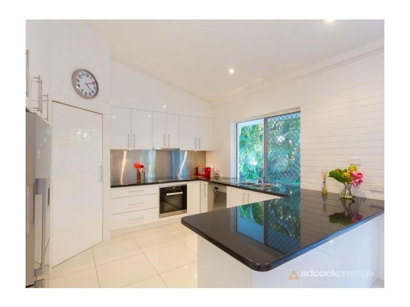 6 Chisholm Court, Mount Ommaney QLD 4074
