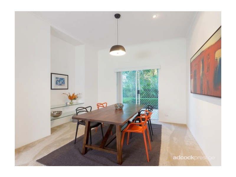 6 Chisholm Court, Mount Ommaney QLD 4074
