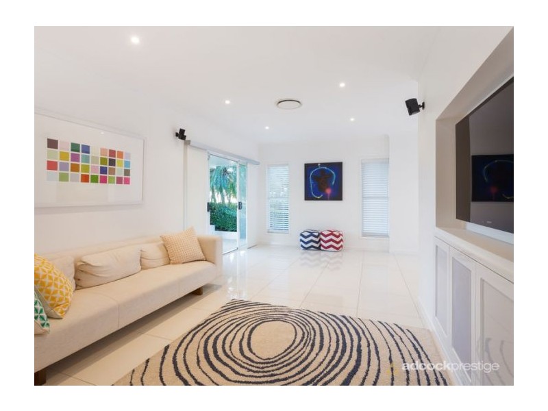 6 Chisholm Court, Mount Ommaney QLD 4074