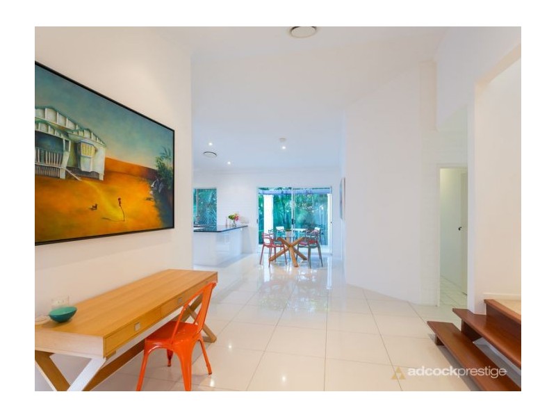 6 Chisholm Court, Mount Ommaney QLD 4074