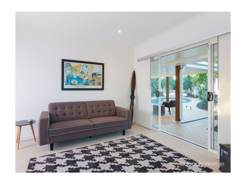 6 Chisholm Court, Mount Ommaney QLD 4074
