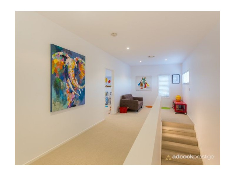 6 Chisholm Court, Mount Ommaney QLD 4074