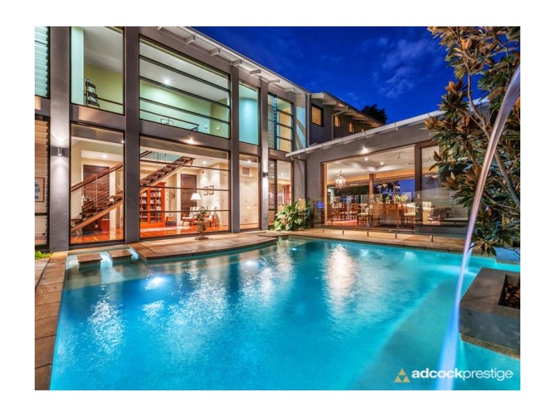 15 King Arthur Terrace, Tennyson QLD 4105