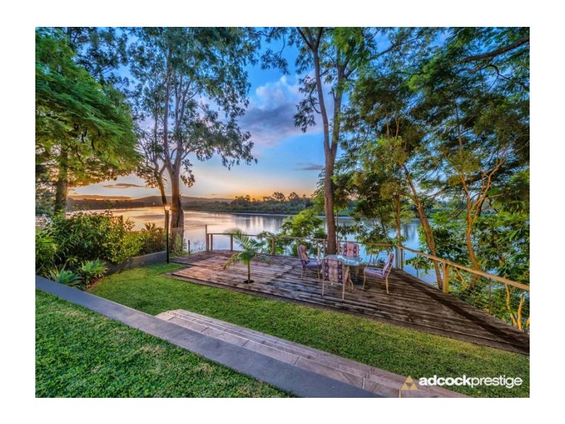 15 King Arthur Terrace, Tennyson QLD 4105