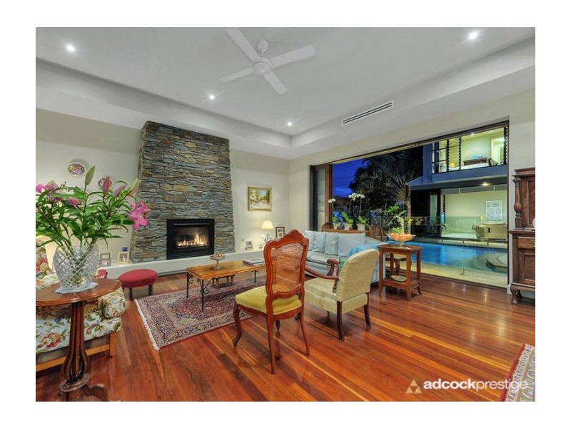 15 King Arthur Terrace, Tennyson QLD 4105