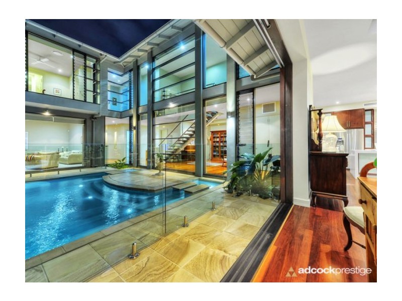 15 King Arthur Terrace, Tennyson QLD 4105