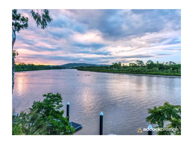 15 King Arthur Terrace, Tennyson QLD 4105