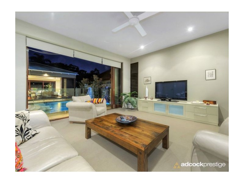 15 King Arthur Terrace, Tennyson QLD 4105