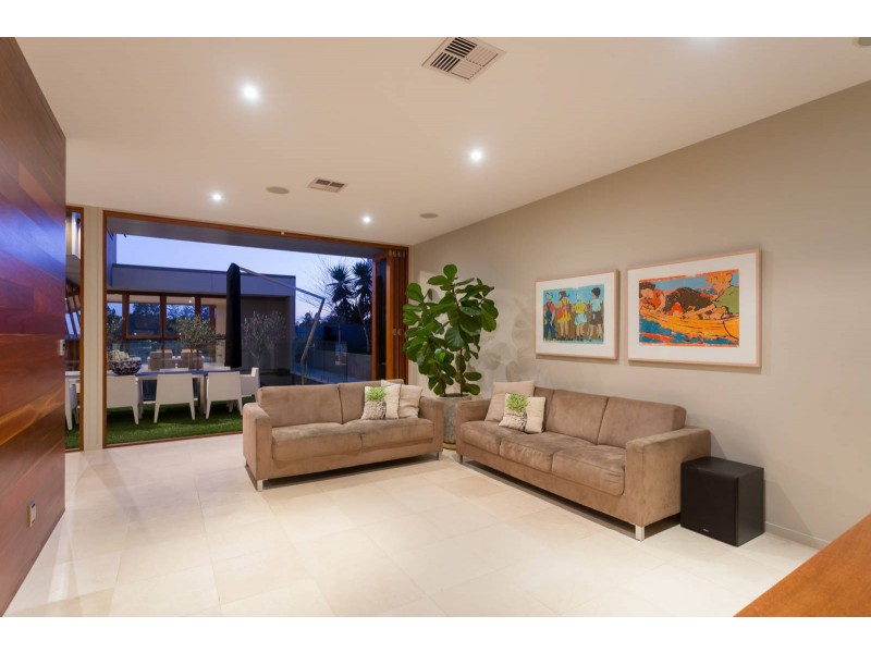 35 Astolat Street, Yeronga QLD 4104