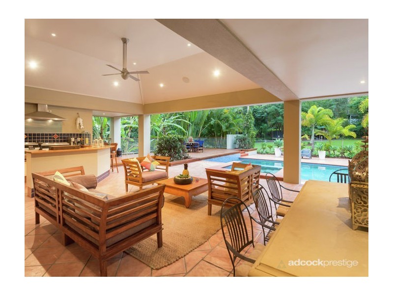 174 Chapel Hill Road, Chapel Hill QLD 4069