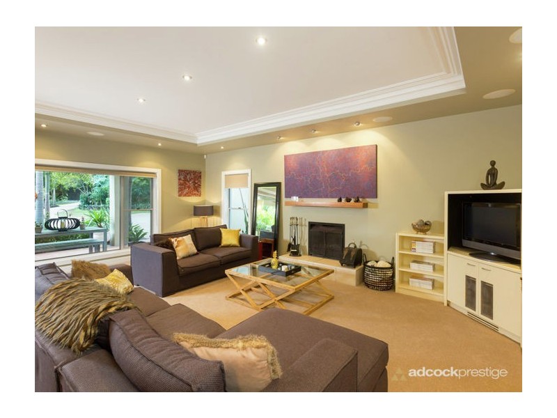 174 Chapel Hill Road, Chapel Hill QLD 4069