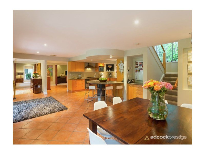 174 Chapel Hill Road, Chapel Hill QLD 4069