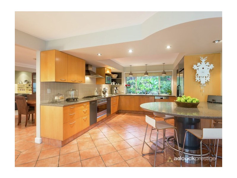 174 Chapel Hill Road, Chapel Hill QLD 4069