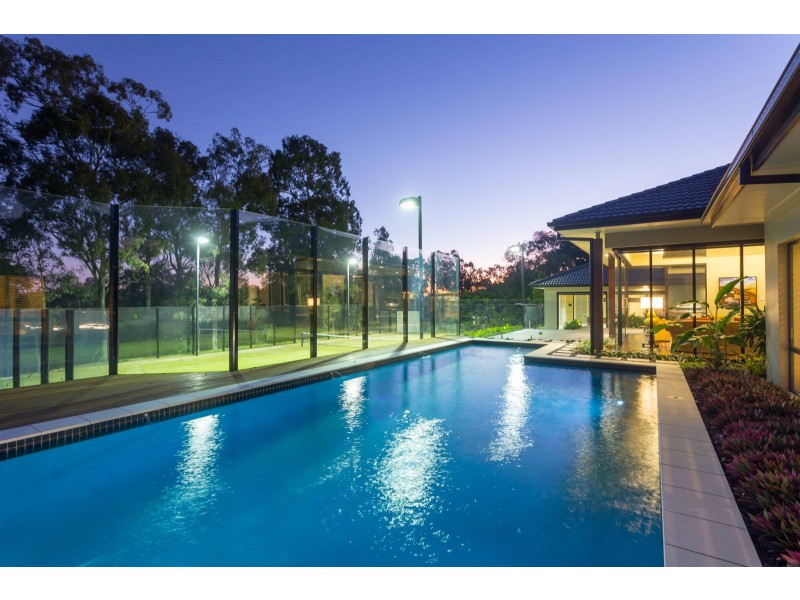 19 Vidgen Lane, Kenmore QLD 4069