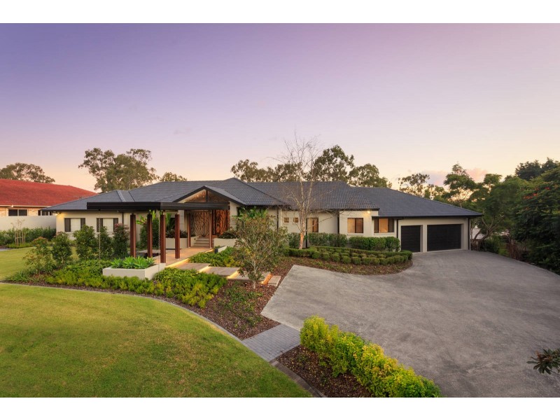 19 Vidgen Lane, Kenmore QLD 4069