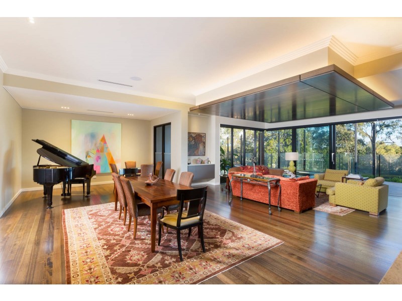 19 Vidgen Lane, Kenmore QLD 4069