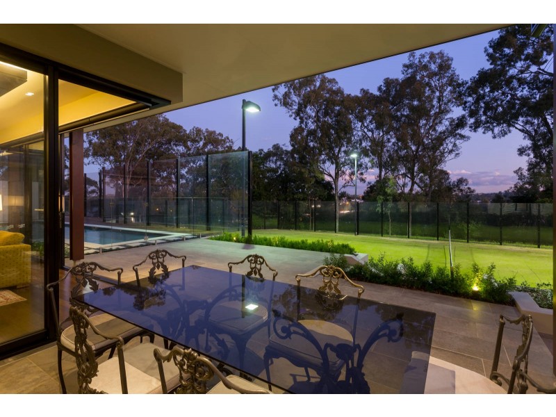 19 Vidgen Lane, Kenmore QLD 4069