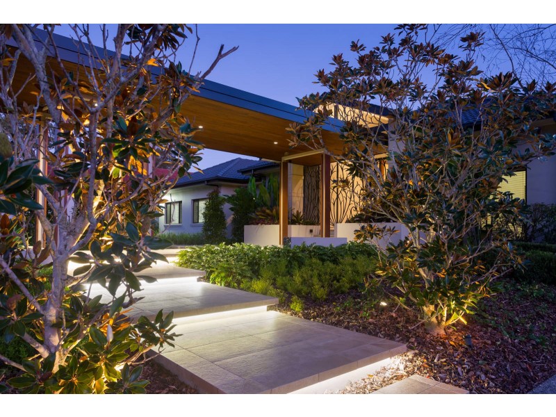 19 Vidgen Lane, Kenmore QLD 4069