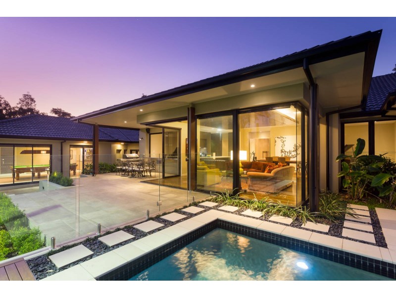 19 Vidgen Lane, Kenmore QLD 4069