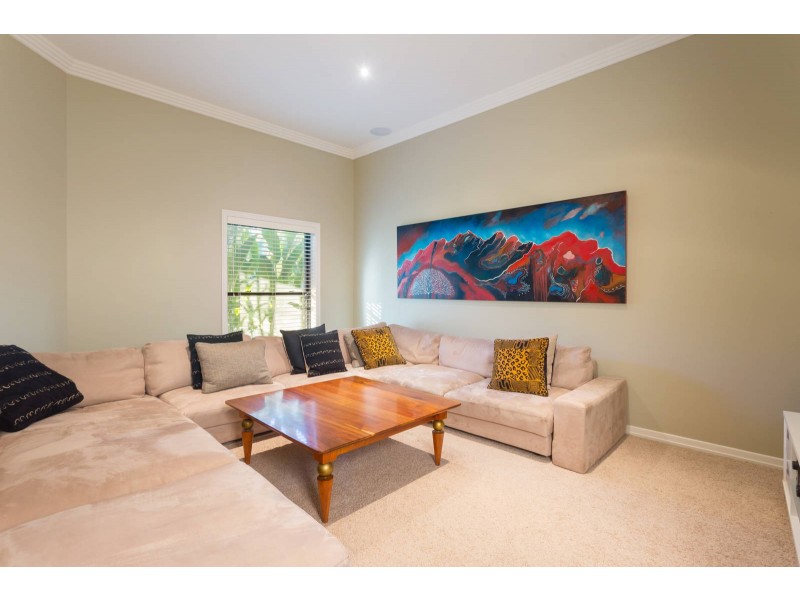 19 Vidgen Lane, Kenmore QLD 4069