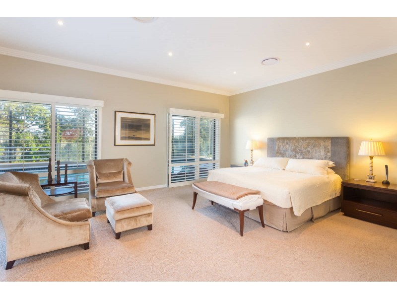 19 Vidgen Lane, Kenmore QLD 4069