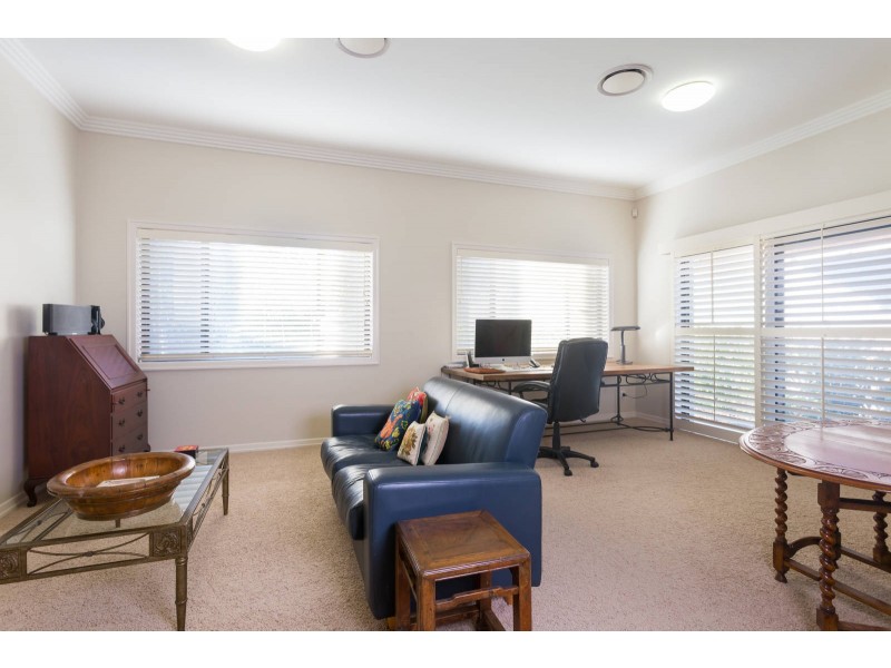 19 Vidgen Lane, Kenmore QLD 4069