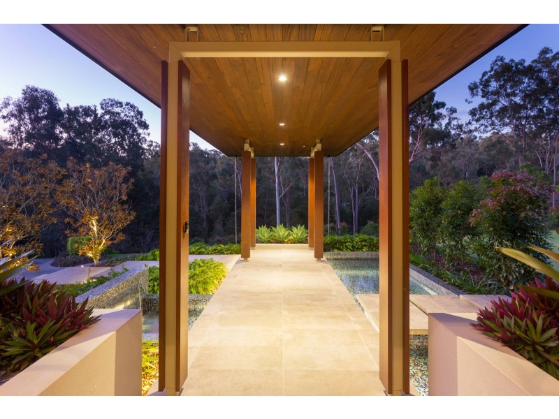 19 Vidgen Lane, Kenmore QLD 4069