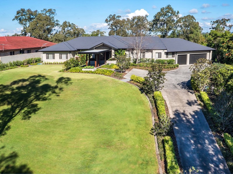 19 Vidgen Lane, Kenmore QLD 4069