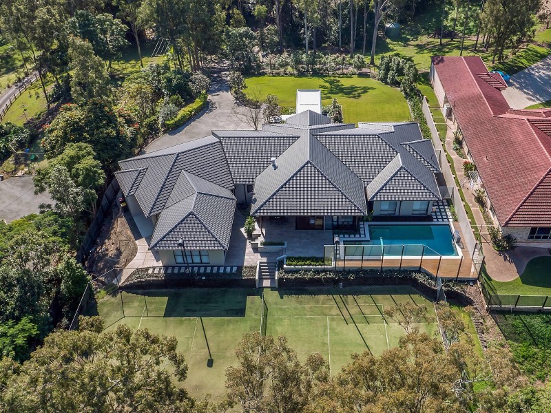 19 Vidgen Lane, Kenmore QLD 4069