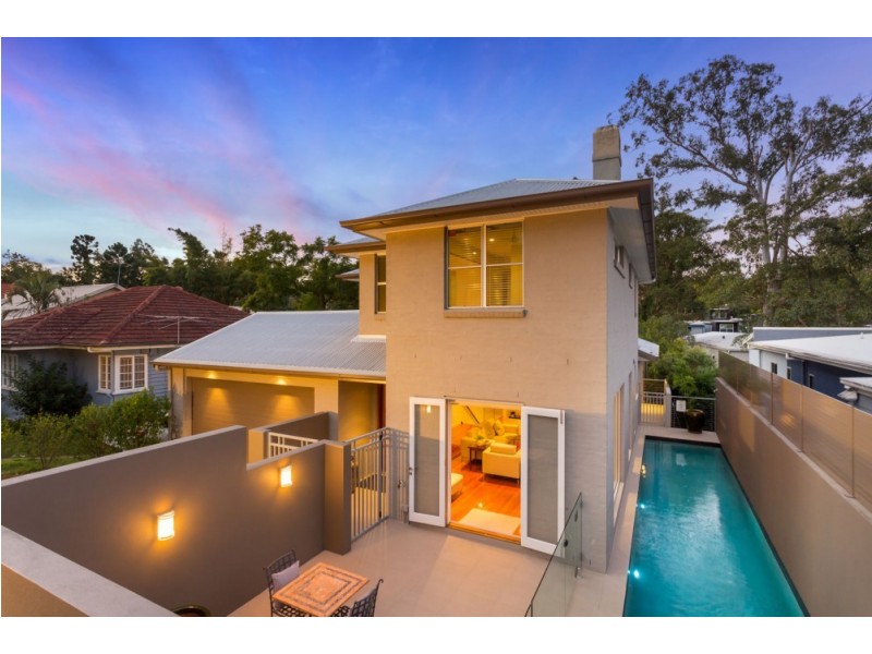 104 Highland Tce, St Lucia QLD 4067