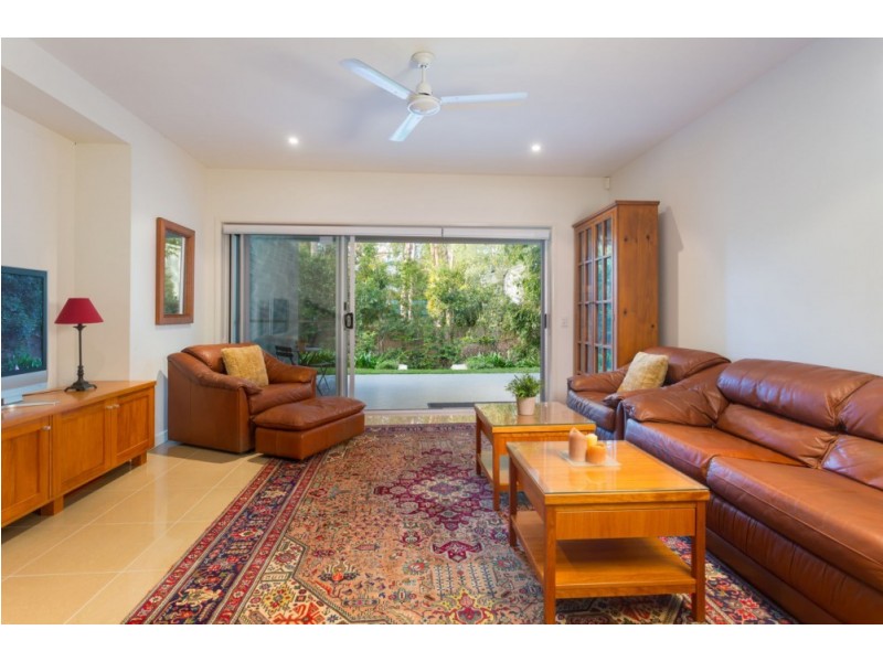 104 Highland Tce, St Lucia QLD 4067