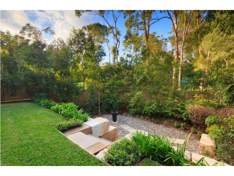 104 Highland Tce, St Lucia QLD 4067