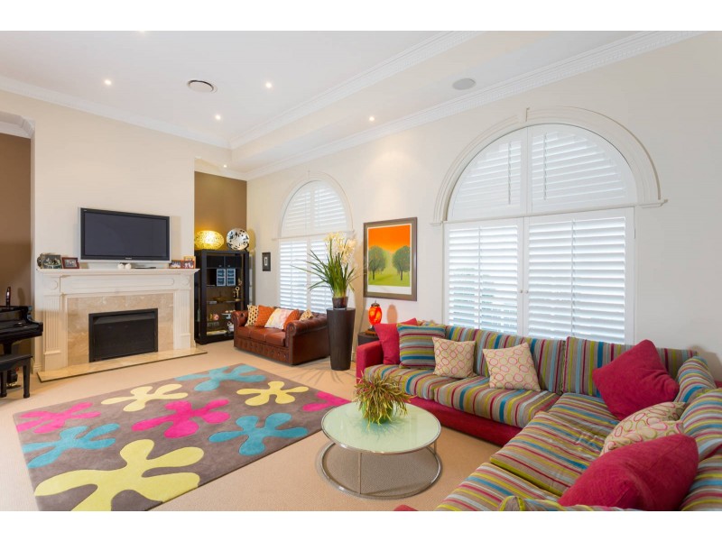 4 River Park Place, Fig Tree Pocket QLD 4069