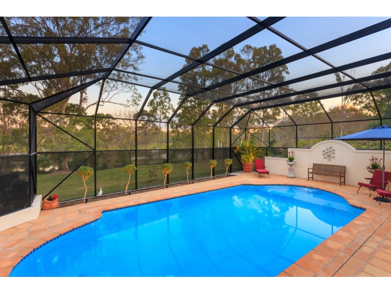 4 River Park Place, Fig Tree Pocket QLD 4069