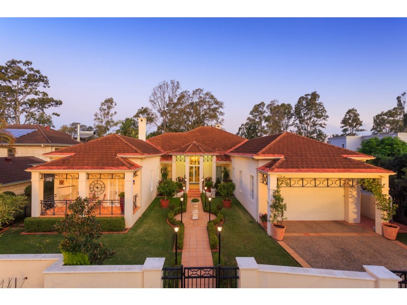 4 River Park Place, Fig Tree Pocket QLD 4069