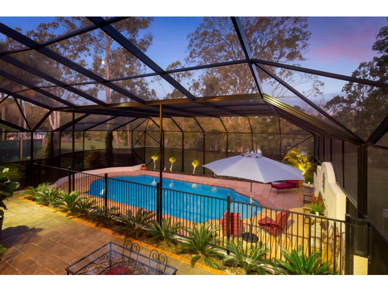 4 River Park Place, Fig Tree Pocket QLD 4069