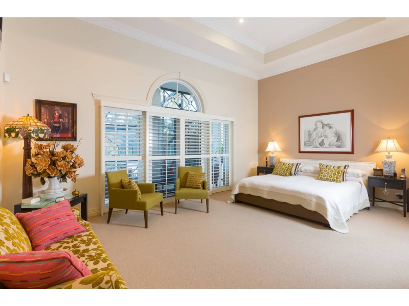 4 River Park Place, Fig Tree Pocket QLD 4069