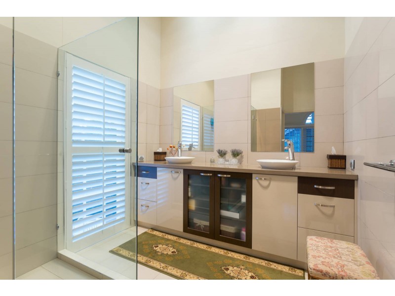 4 River Park Place, Fig Tree Pocket QLD 4069
