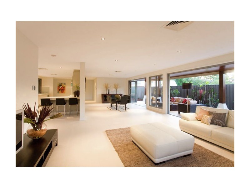 9 Castile Street, Indooroopilly QLD 4068