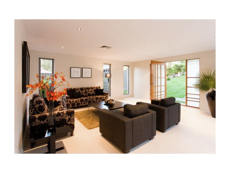 9 Castile Street, Indooroopilly QLD 4068