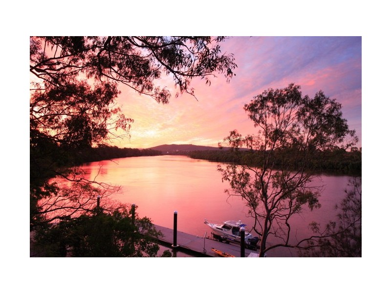 1 King Arthur Terrace, Tennyson QLD 4105