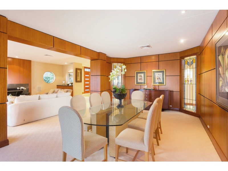 2 Sunset Road, Kenmore QLD 4069